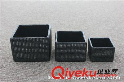 陶瓷工廠批發(fā) 西式 日式 中溫陶瓷 浮雕方格 蠟燭碟 蠟燭器皿-潮安縣鳳塘鎮(zhèn)鴻暉陶瓷廠提供陶瓷工廠批發(fā) 西式 日式 中溫陶瓷 浮雕方格 蠟燭碟 蠟燭器皿的相關(guān)介紹、產(chǎn)品、服務(wù)、圖片、價(jià)格潮安縣鳳塘鎮(zhèn)鴻暉陶瓷廠、園林花盆;時(shí)尚簡約花盆;陶瓷工藝品;日用陶瓷;灌蠟燭陶瓷;陶瓷迷你小花盆